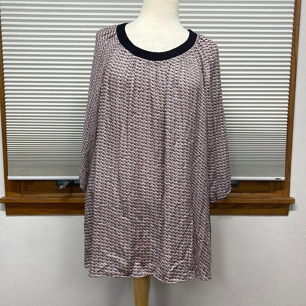 1X // DR2 By Daniel Rainn NWT Pink Geo Printed Boatneck High/low Hem Blouse